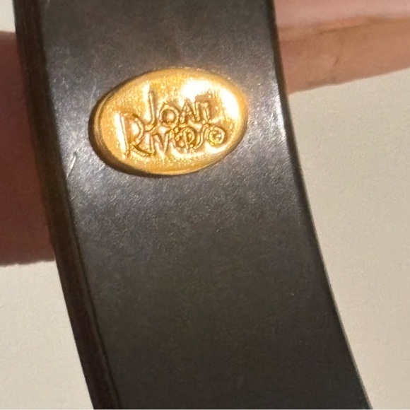 Joan Rivers vintage acrylic signed bracelet black - Picture 5 of 5